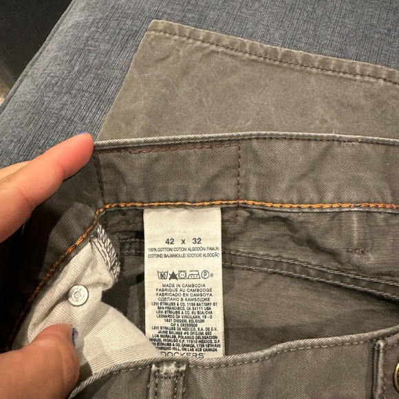 Men's Docker slacks - Picture 4 of 4